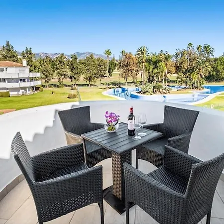 Amplio Piso En Mijas Golf Daire